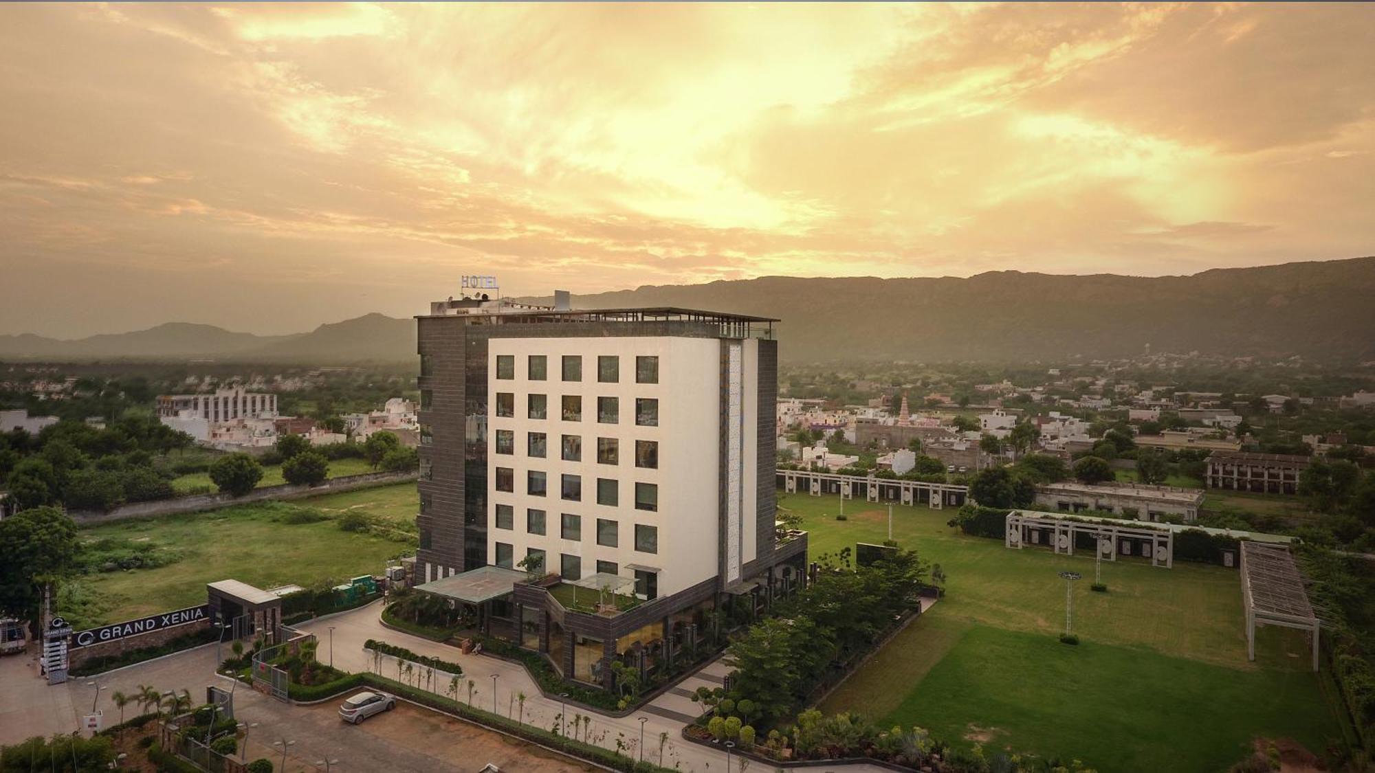 Grand Xenia Hotel Ajmer Buitenkant foto