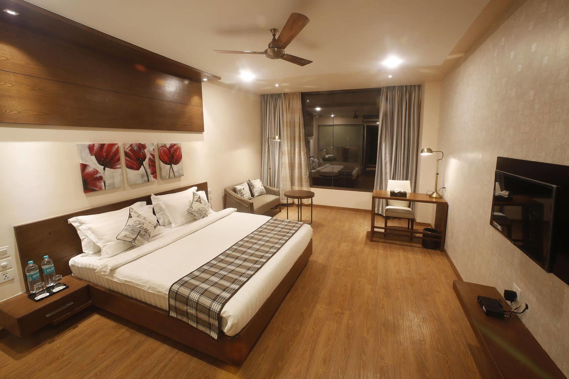 Grand Xenia Hotel Ajmer Buitenkant foto