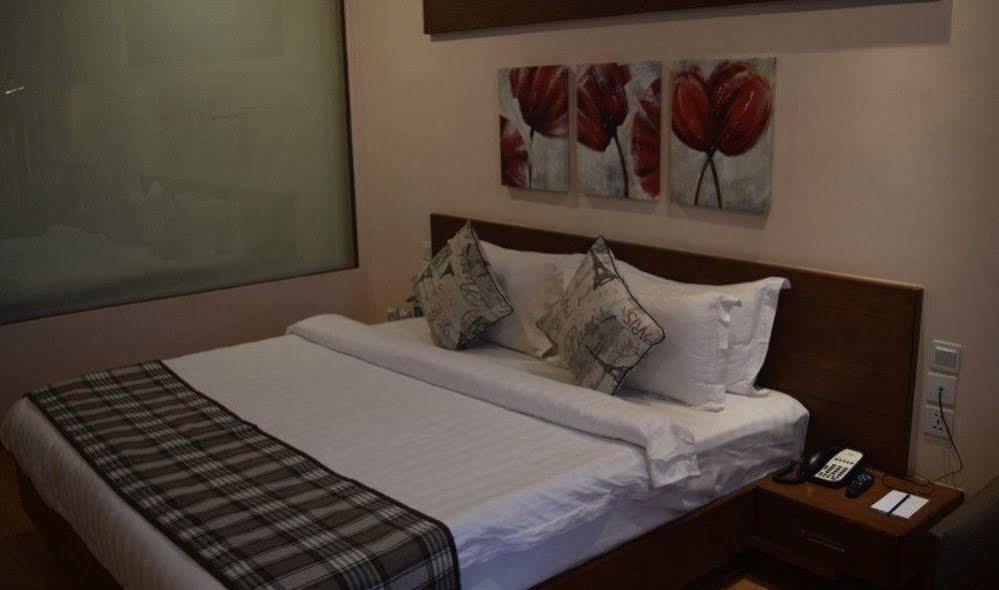 Grand Xenia Hotel Ajmer Buitenkant foto